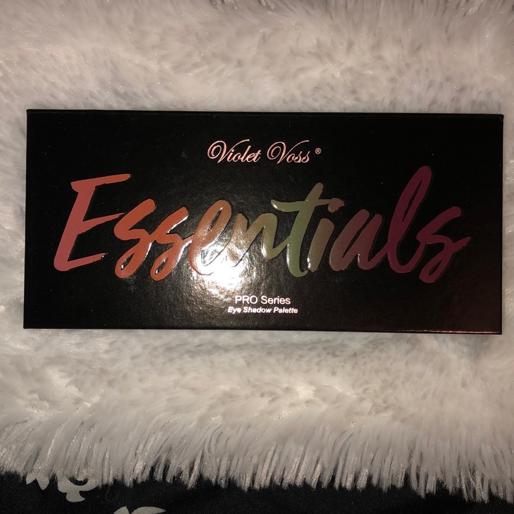 Violet voss eye shadow palette